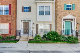 Golden Dome Getaway<>Townhome 1.5 mi To ND