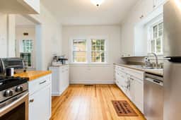 Claddagh & Clover Retreat - 3B 2BA Home 1 mi to ND