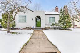 Stylish 3br Cozy Home 10min Drive from ND! - Image 2