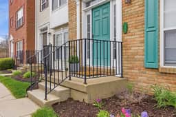 ND Retreat<>Luxury 3 B 3.5 BA Townhome 1.5mi to ND - Image 3