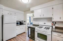 Entire Home Blocks from Notre Dame. Sleeps 8+