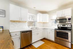 Rockne's Rally<>Updated 3BR 2 Bathroom Home 1 Mile to ND