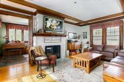 Spacious 4-Bedroom Home 1 Mi to ND Stadium!