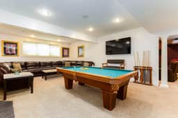 The Irish Grand | 4BR Home | 0.5 Mi to Campus | Sleeps 20