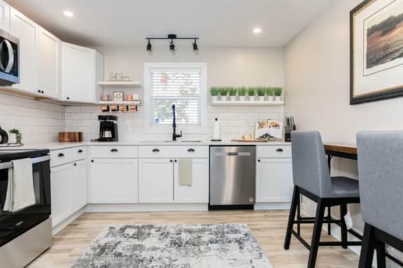 South Bend Serenity: Mid-Century 3BR 5min to ND