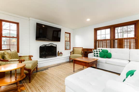 3BR, 3BA Home on Angela Blvd Steps from ND