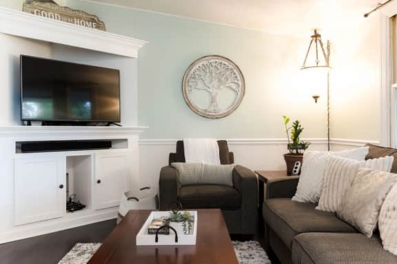 The Huddle & Hangout - 3 Bedroom House Close to ND