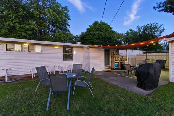 The Huddle & Hangout - 3 Bedroom House Close to ND