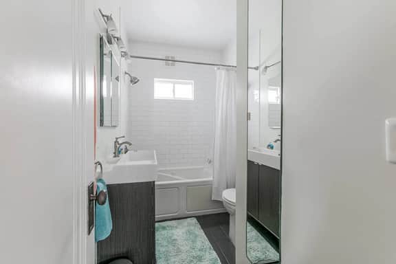 Stylish 3br Cozy Home 10min Drive from ND!
