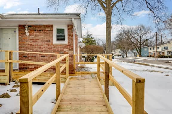 Golden Shamrock<>3BR Home 3min to ND