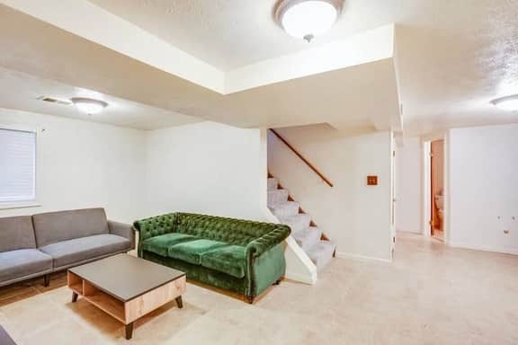 Entire Home Blocks from Notre Dame. Sleeps 8+