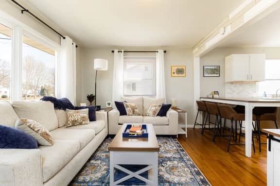 Rockne's Rally<>Updated 3BR 2 Bathroom Home 1 Mile to ND