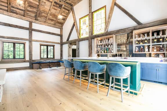 9BR Sorin's Estate w/ Pool and Paddle Tennis Court - Image 5