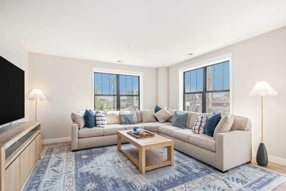 Luxury Irish Quarter Retreat | Walk to Notre Dame