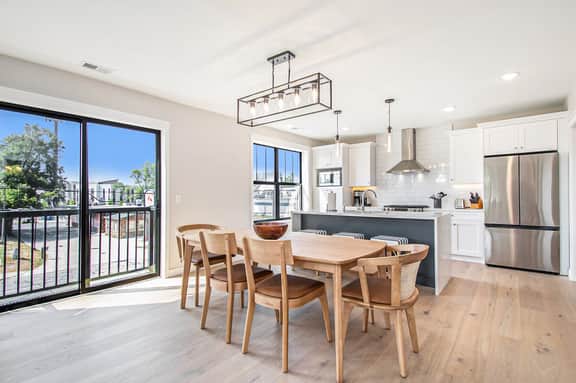 Luxury Irish Quarter Retreat | Walk to Notre Dame