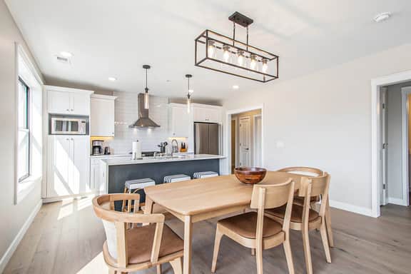 Luxury Irish Quarter Retreat | Walk to Notre Dame
