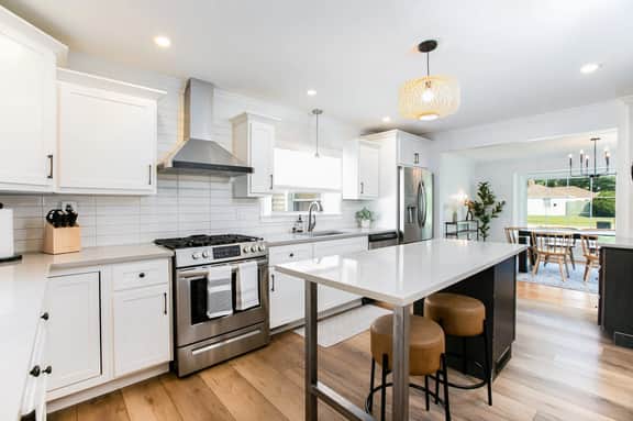 Cozy, Freshly Updated 3BR Home 5 Min from ND