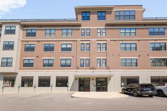 Irish Quarter Game Day Retreat 3BD| 2BA - Image 2