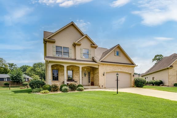 The Domer Den-3BR/3.5BA Home 1.5mi to ND Campus